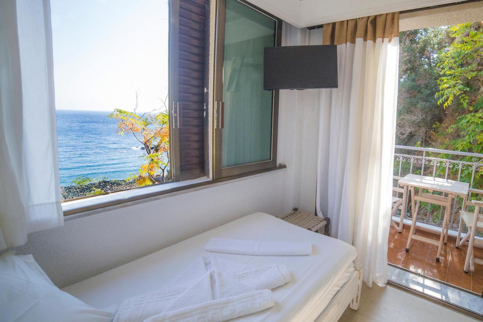 Marina Hotel Ágios Kírykos Extérieur photo