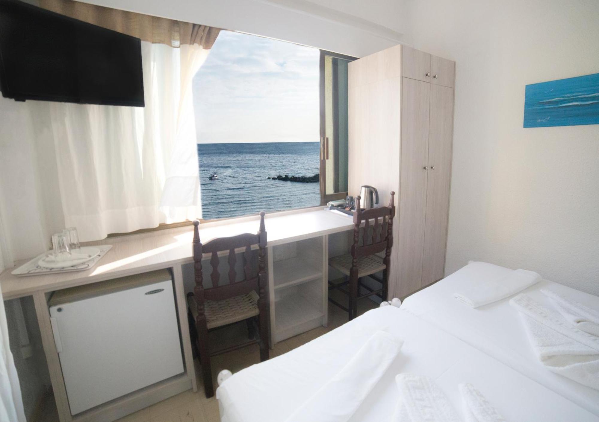 Marina Hotel Ágios Kírykos Extérieur photo